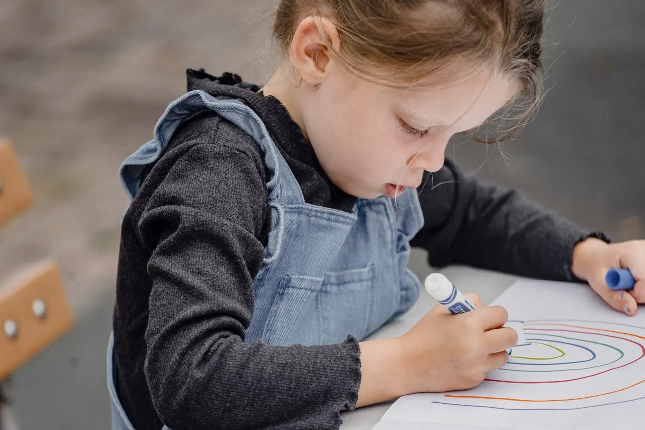 cursos de dibujo y pintura para niños y niñas en gijon